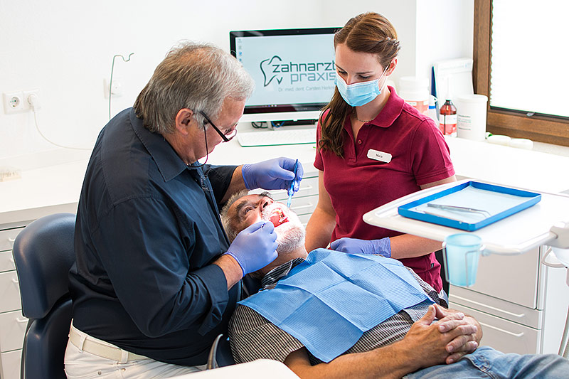 Zahnarztpraxis Dr. Herkner Bautzen Behandlungen mit Lachgas, intravenöse Betäubung